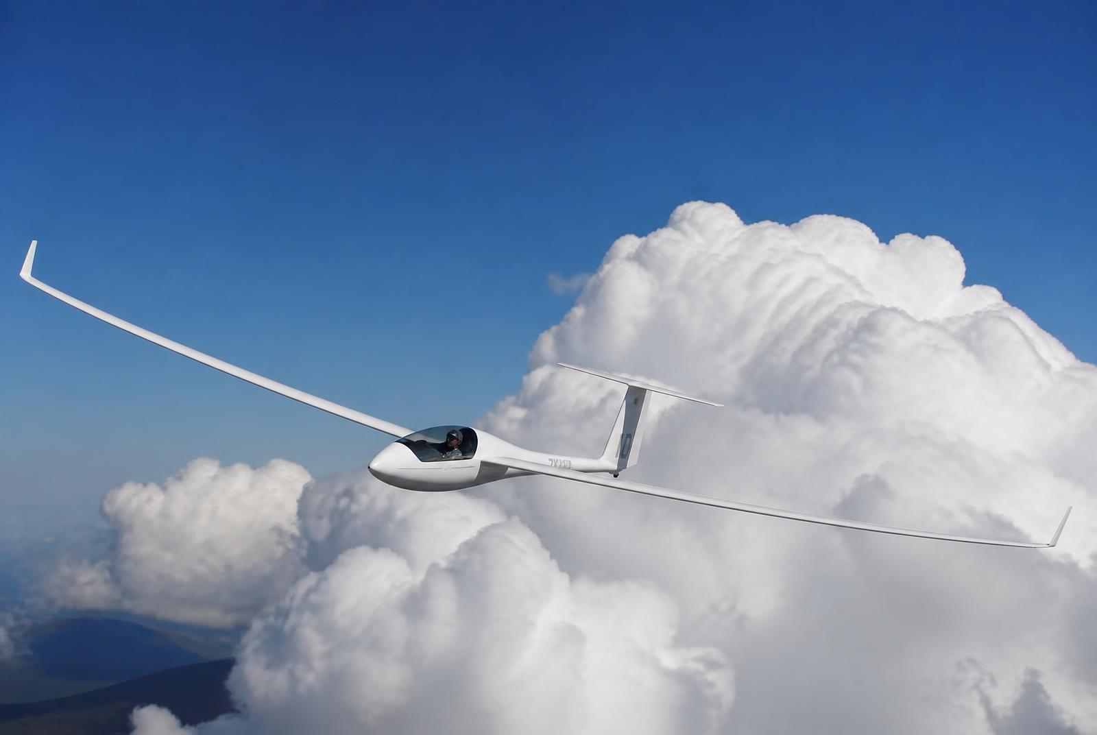 Discus 2 — Advanced / Competition Glider in the Vale Air fleet
